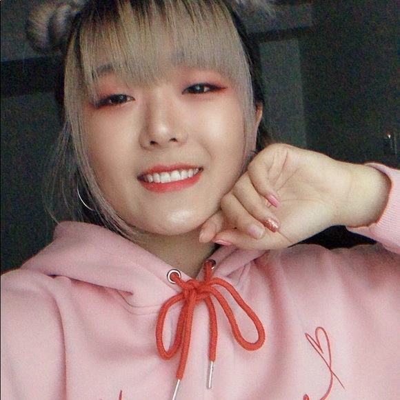 Meet your Posher, Shiyi - Picture 3 of 5